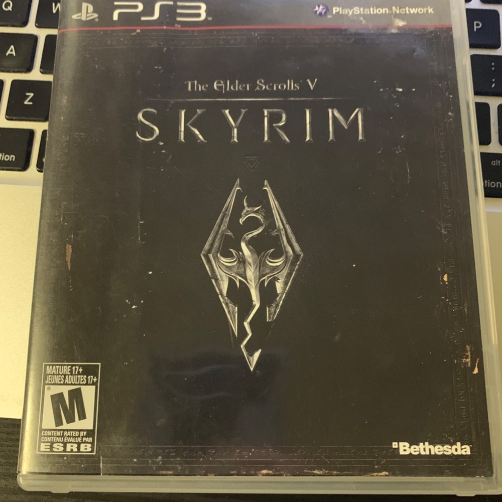 The Elder Scrolls v: Skyrim for Playstation 3 in very good condition
